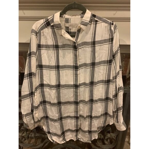 ann taylor loft Tops - Ann Taylor Loft plaid shirt, size small white and black (bin U)